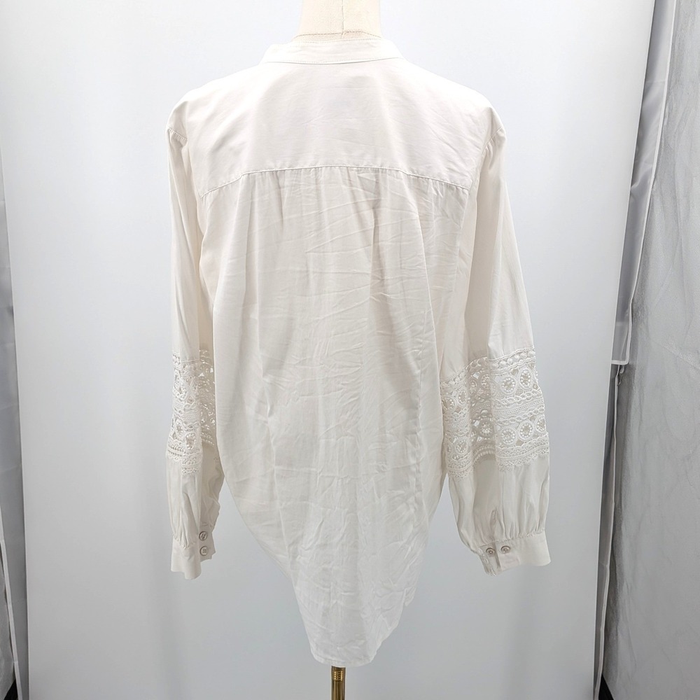 Chico's White Button Front Blouse Lace Sleeve Boho Romantic Lightweight Size 2 - Picture 2 of 10